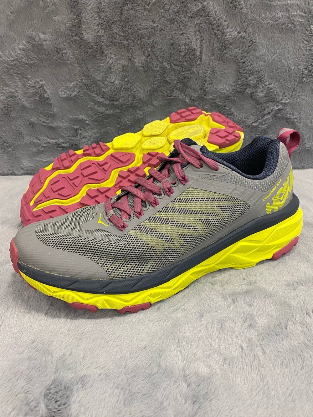 Hoka One One Women's Size 8.5 Challenger Atr 5 Running Shoe Frost Grey Primros